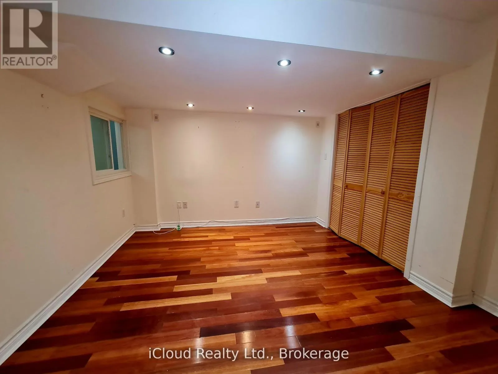 22 FALLGATE DRIVE