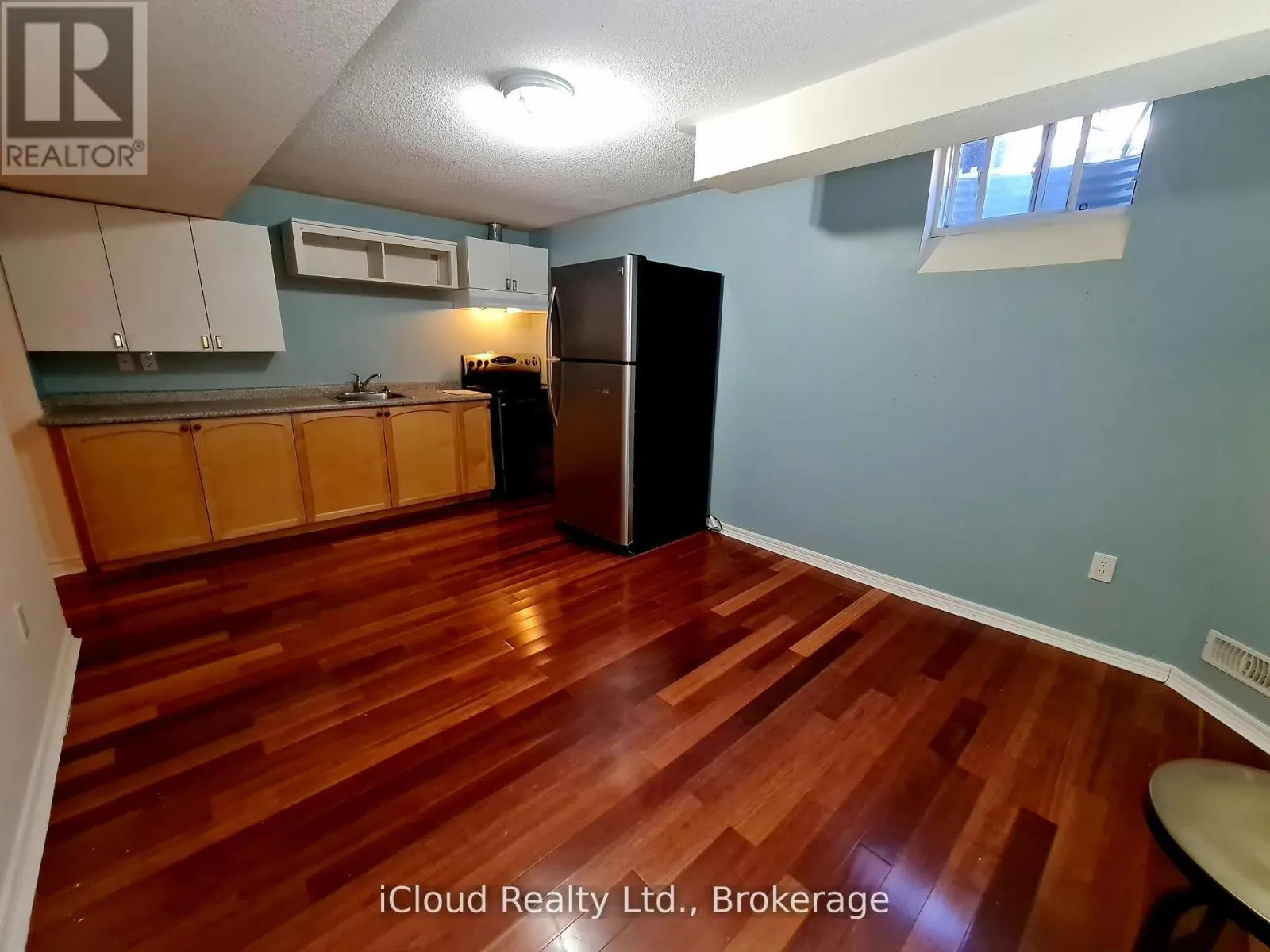 22 FALLGATE DRIVE