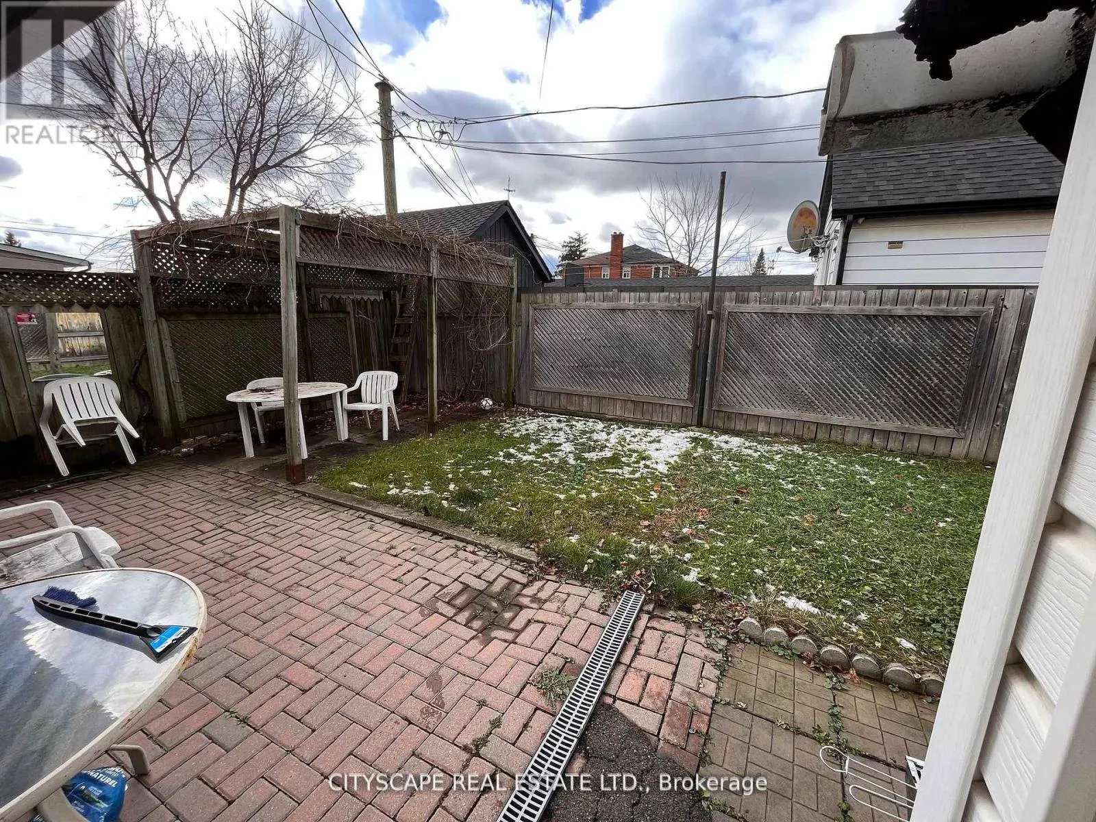 244 ROSETHORN AVENUE