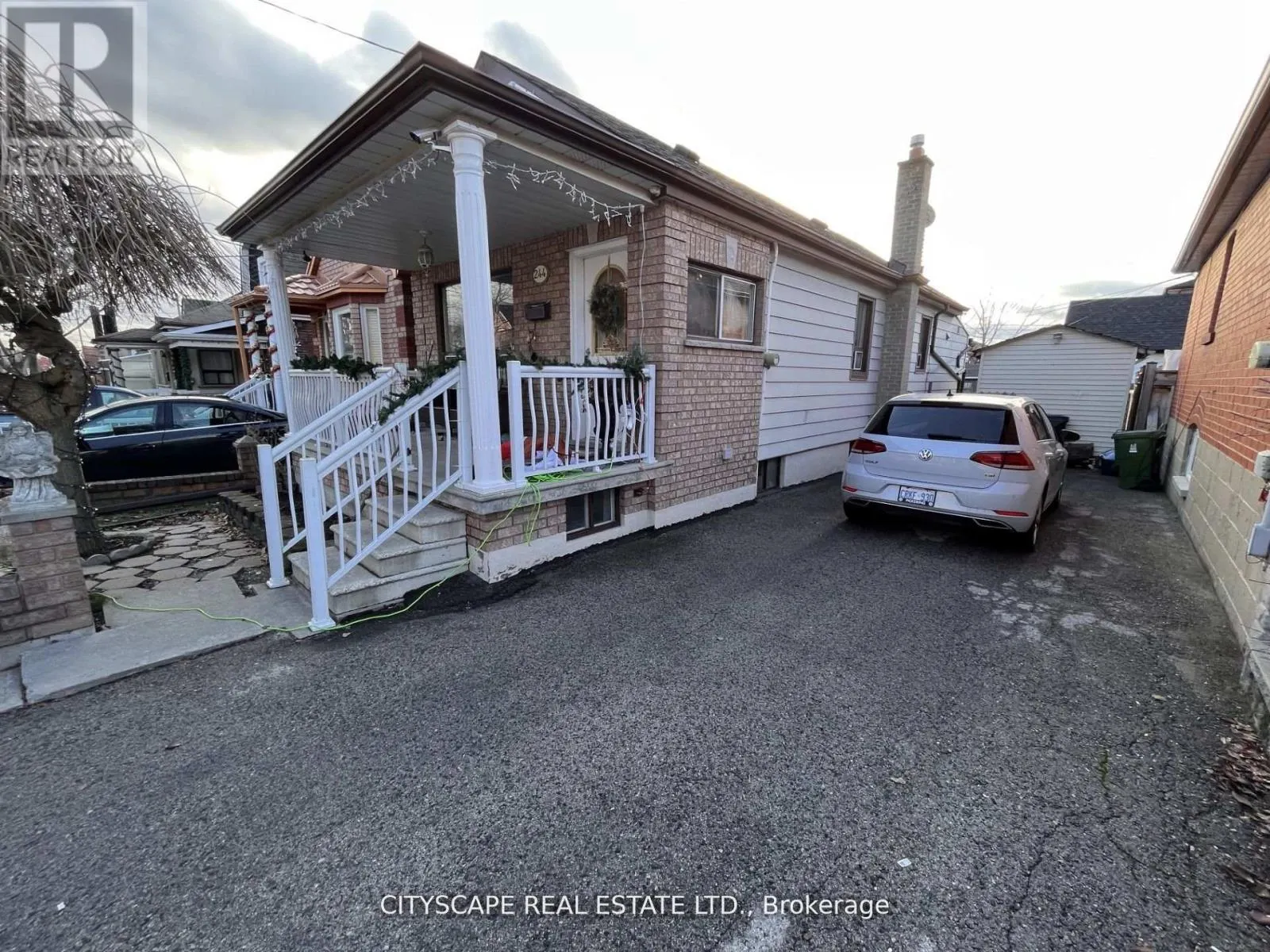 244 ROSETHORN AVENUE