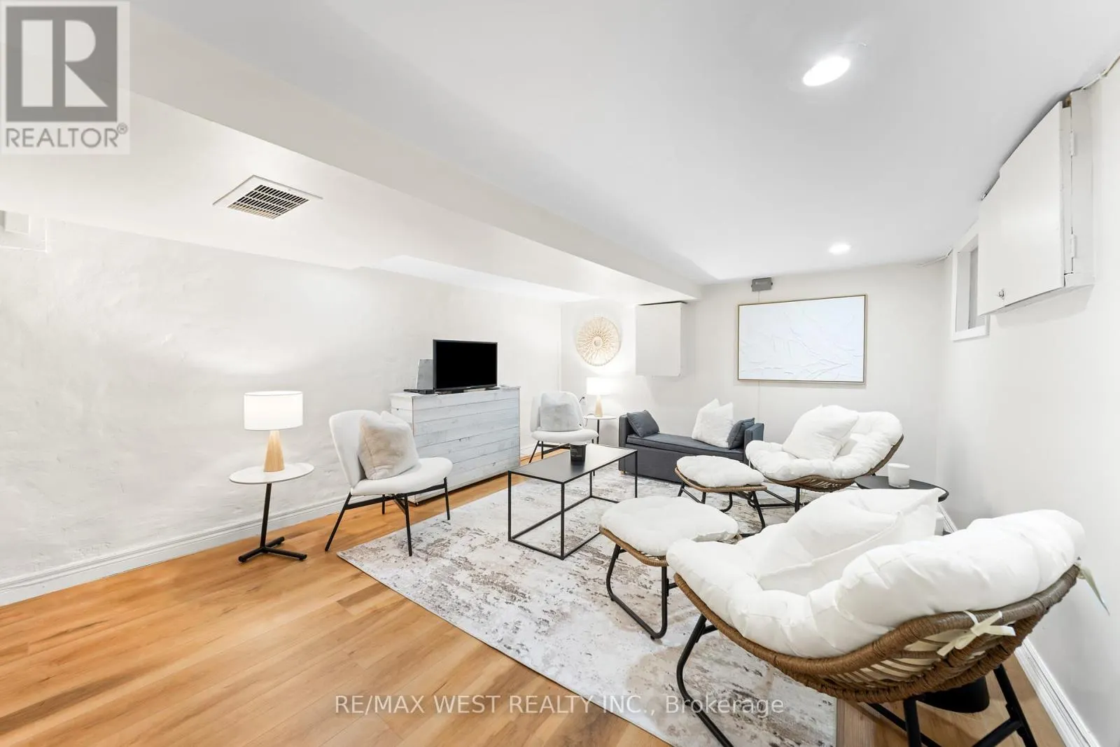 365 INDIAN GROVE