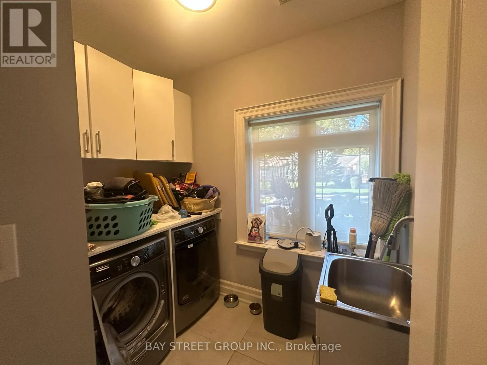 128 THOMPSON AVENUE