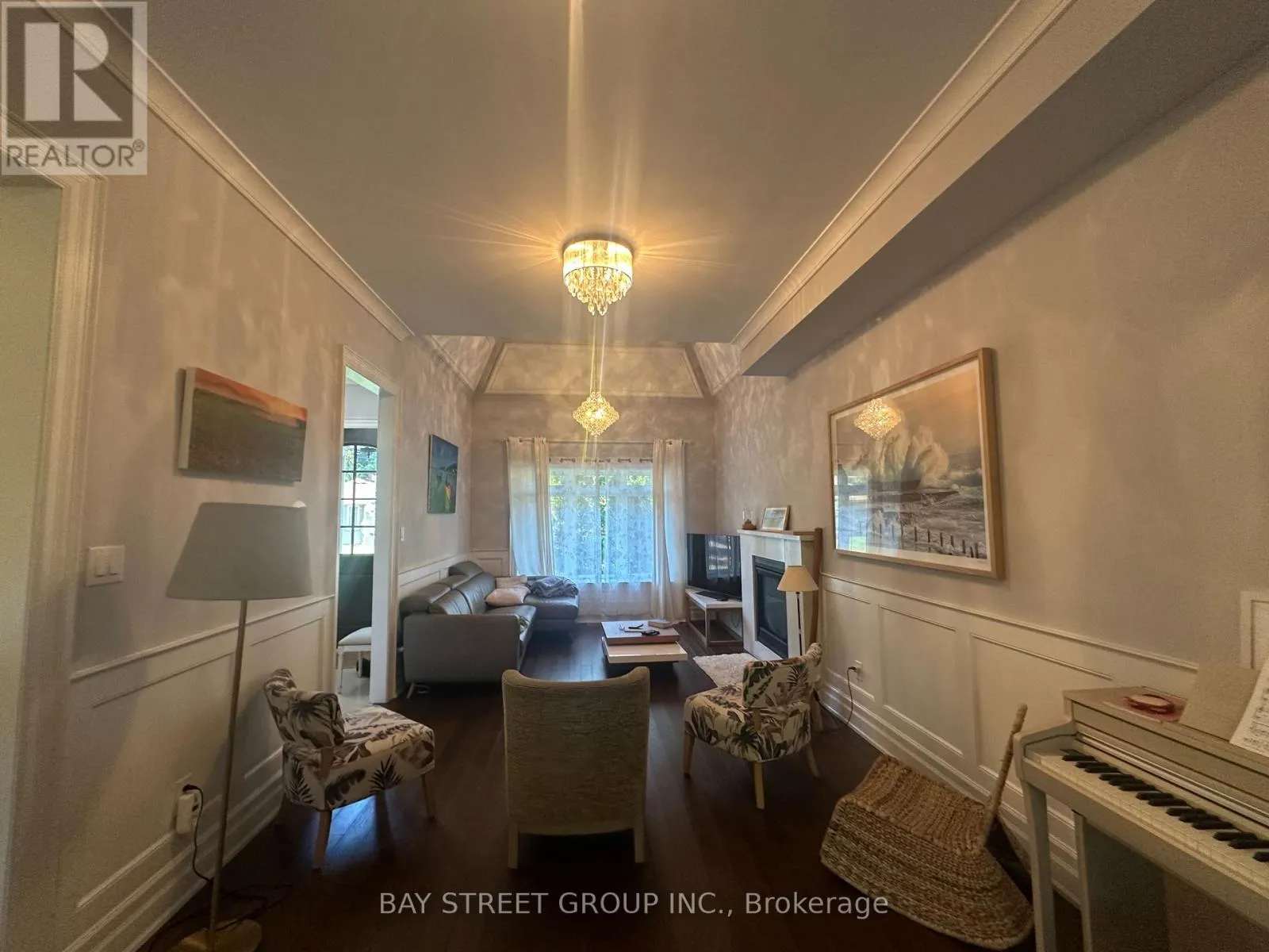 128 THOMPSON AVENUE