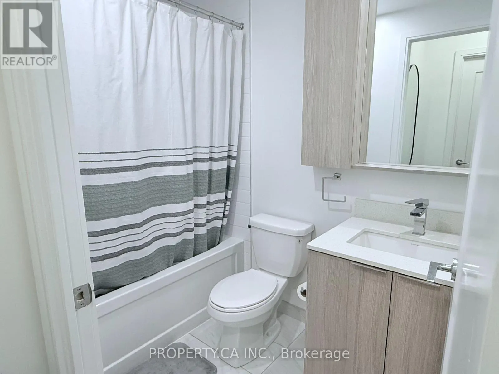 1110 - 70 ANNIE CRAIG DRIVE