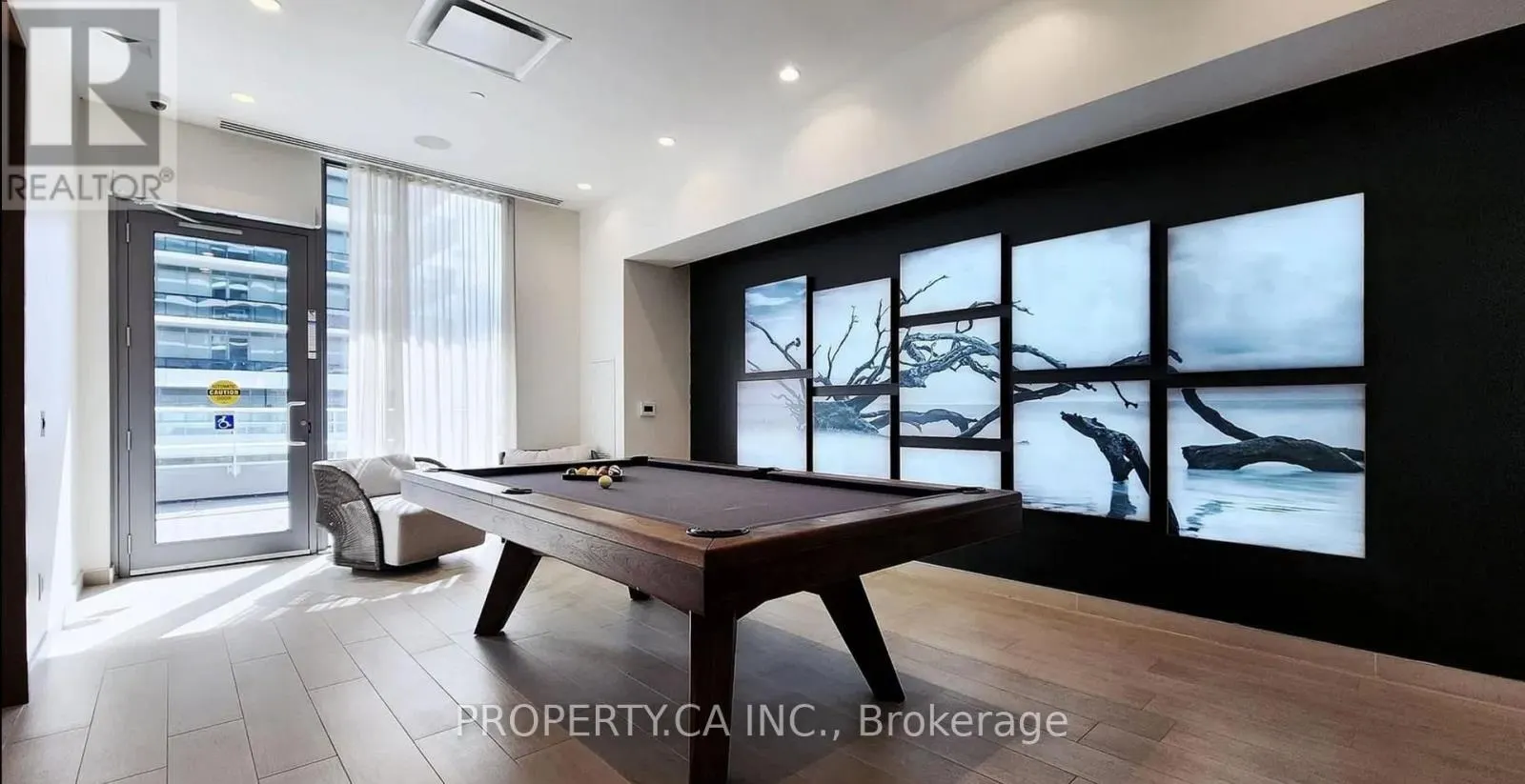 1110 - 70 ANNIE CRAIG DRIVE
