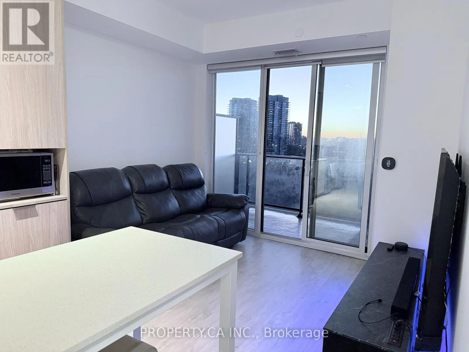 1110 - 70 ANNIE CRAIG DRIVE