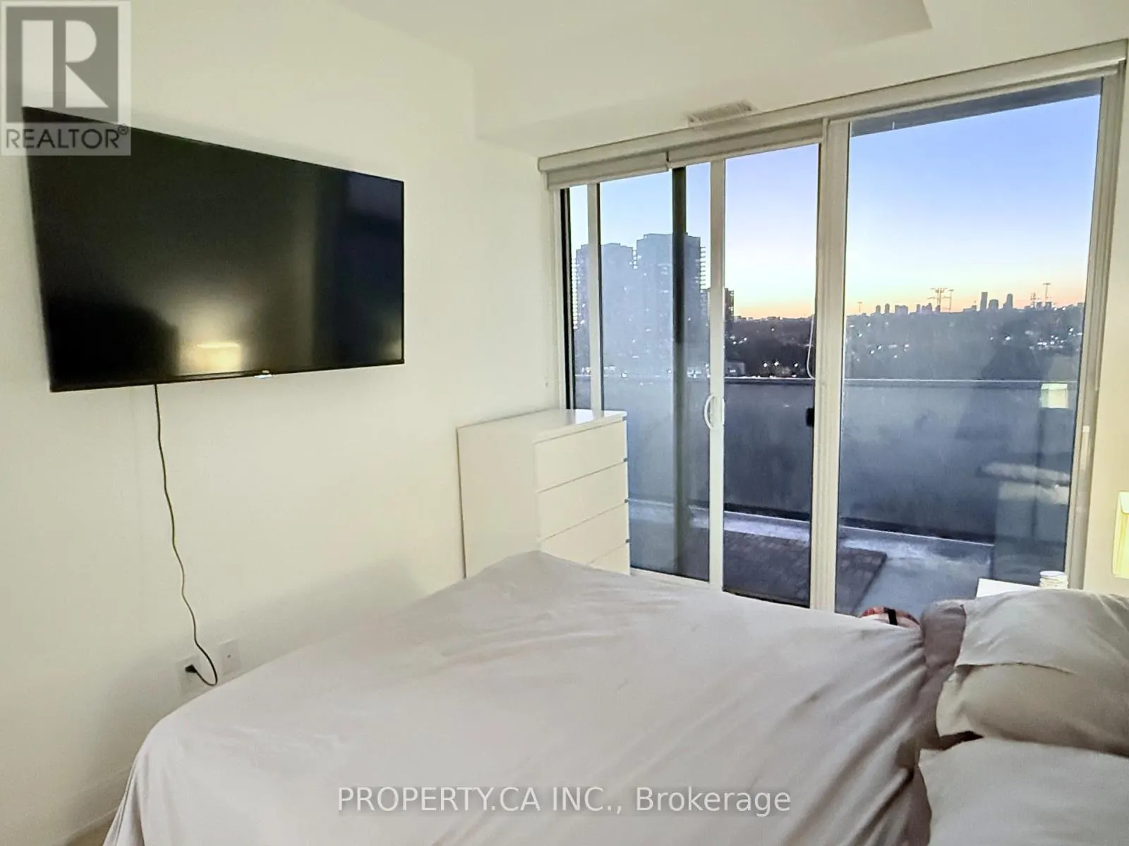 1110 - 70 ANNIE CRAIG DRIVE