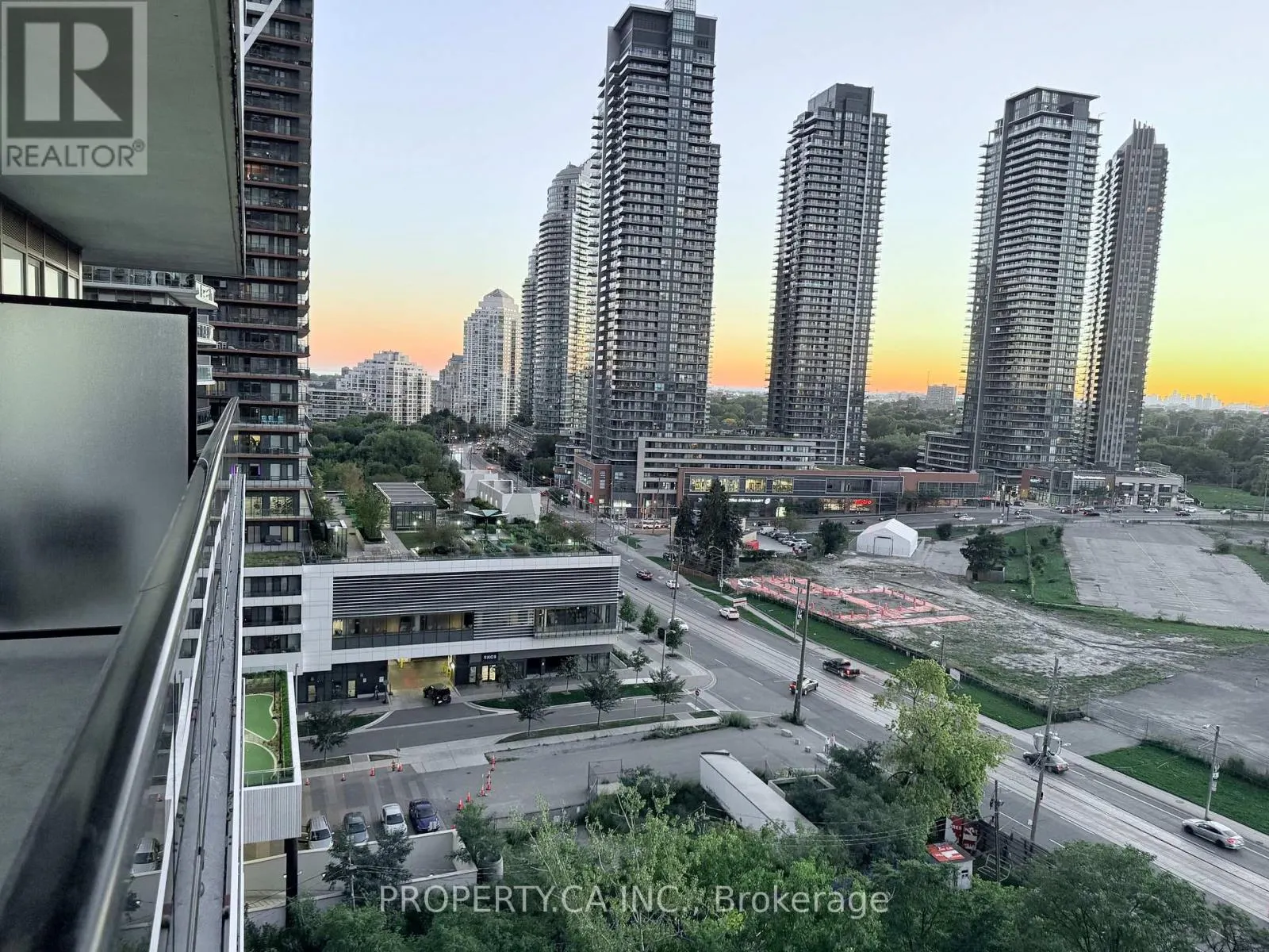1110 - 70 ANNIE CRAIG DRIVE