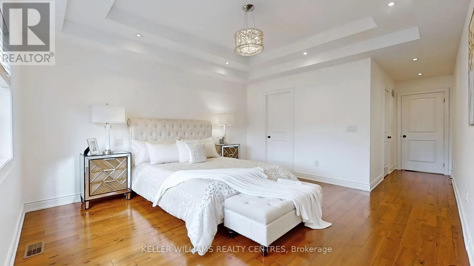 272 B BOON AVENUE