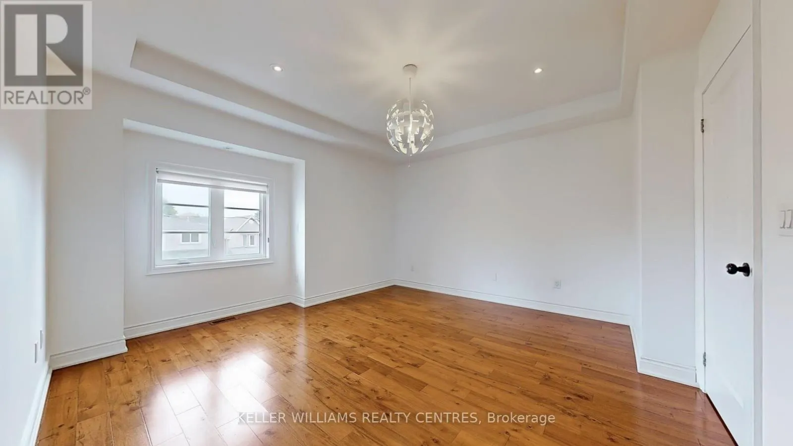 272 B BOON AVENUE