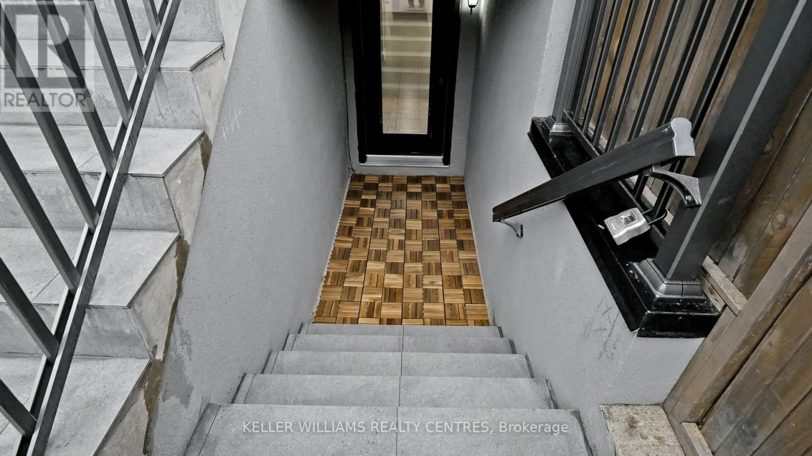 272 B BOON AVENUE