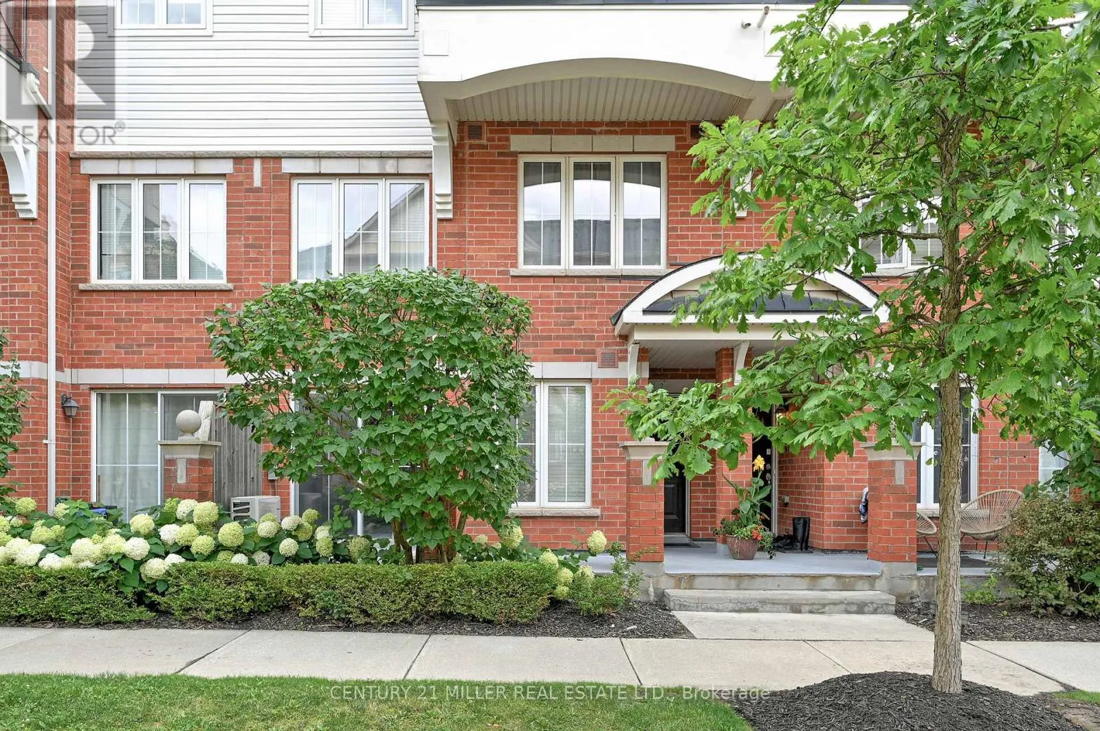 2 - 43 HAYS BOULEVARD