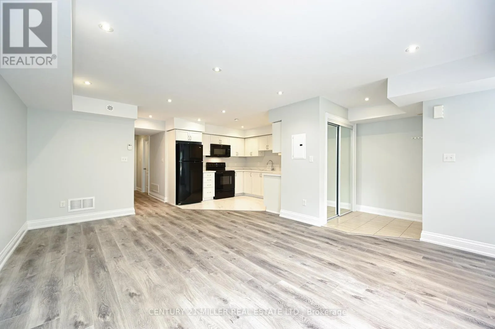 2 - 43 HAYS BOULEVARD