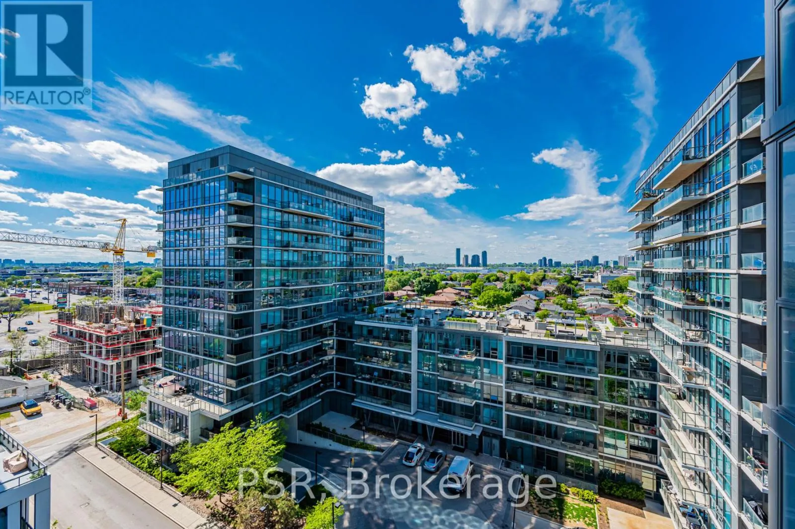812 - 17 ZORRA STREET