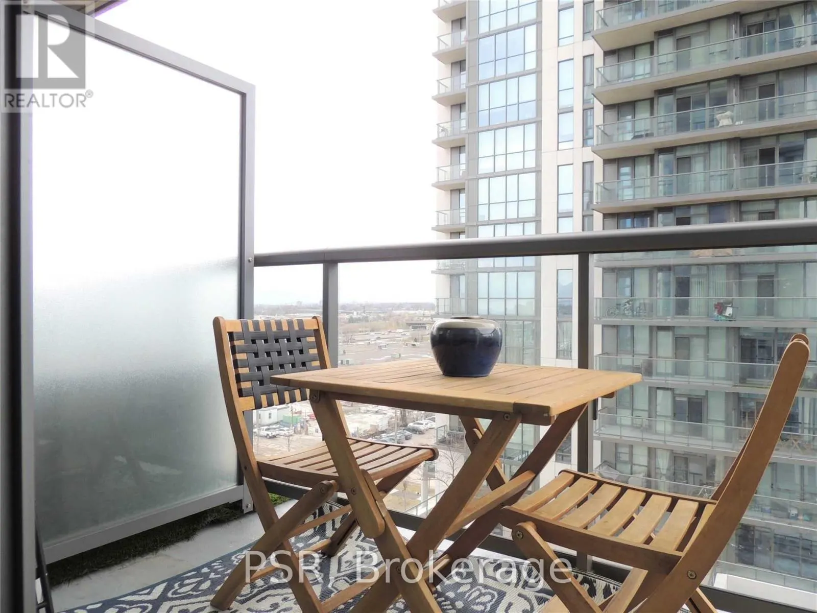 812 - 17 ZORRA STREET
