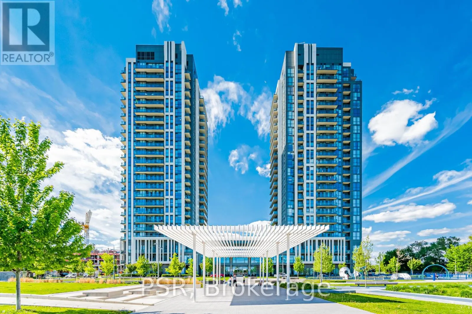 812 - 17 ZORRA STREET
