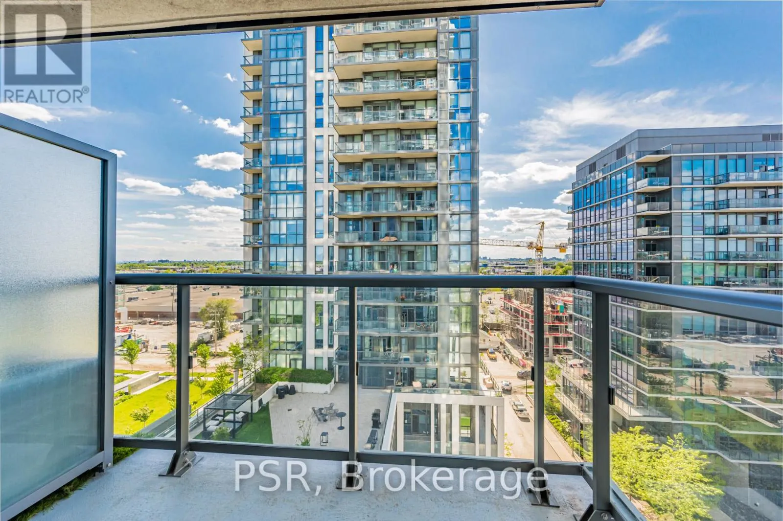 812 - 17 ZORRA STREET