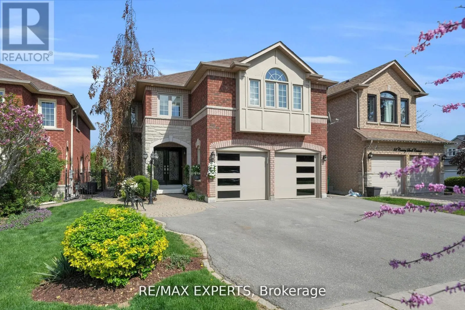36 COUNTRY STROLL CRESCENT