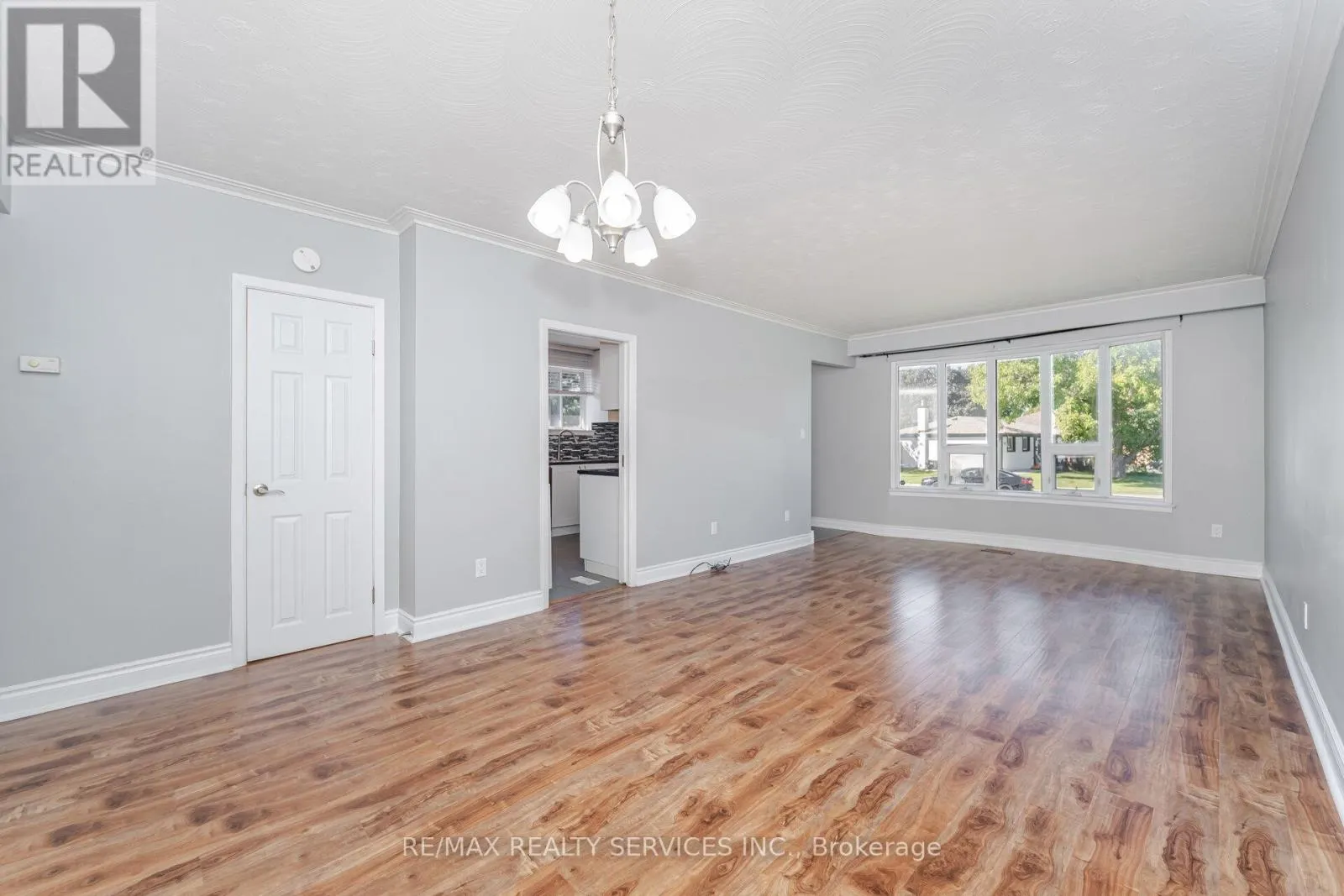 61 AVONDALE BOULEVARD