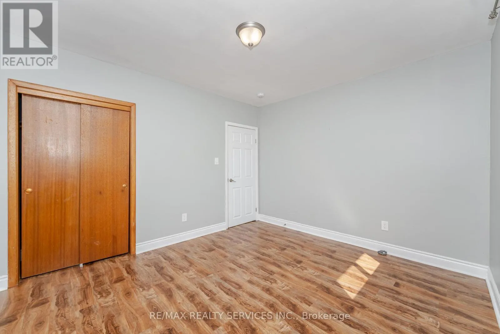 61 AVONDALE BOULEVARD