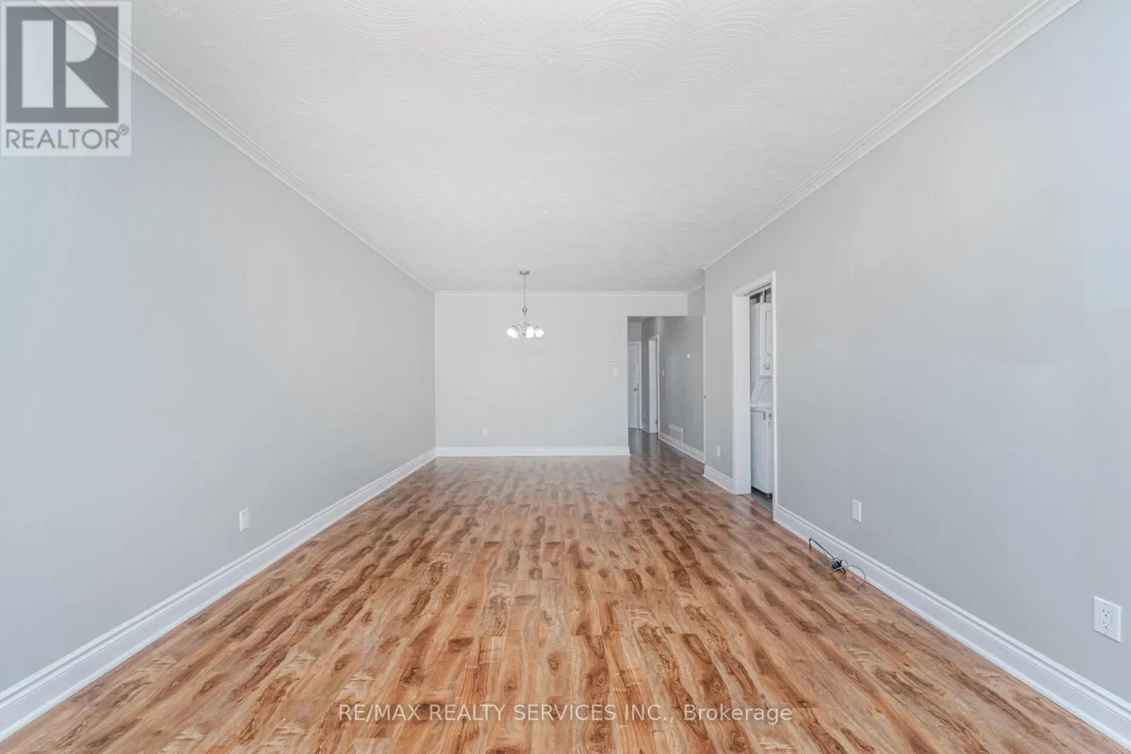 61 AVONDALE BOULEVARD