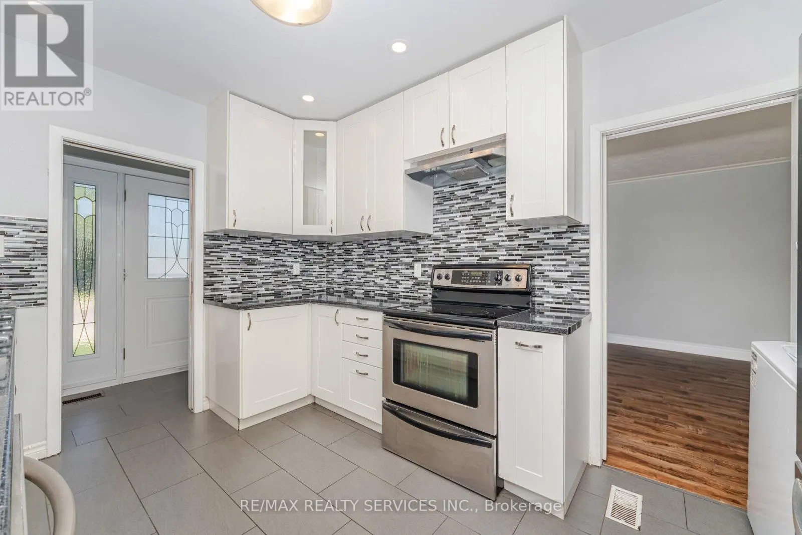 61 AVONDALE BOULEVARD