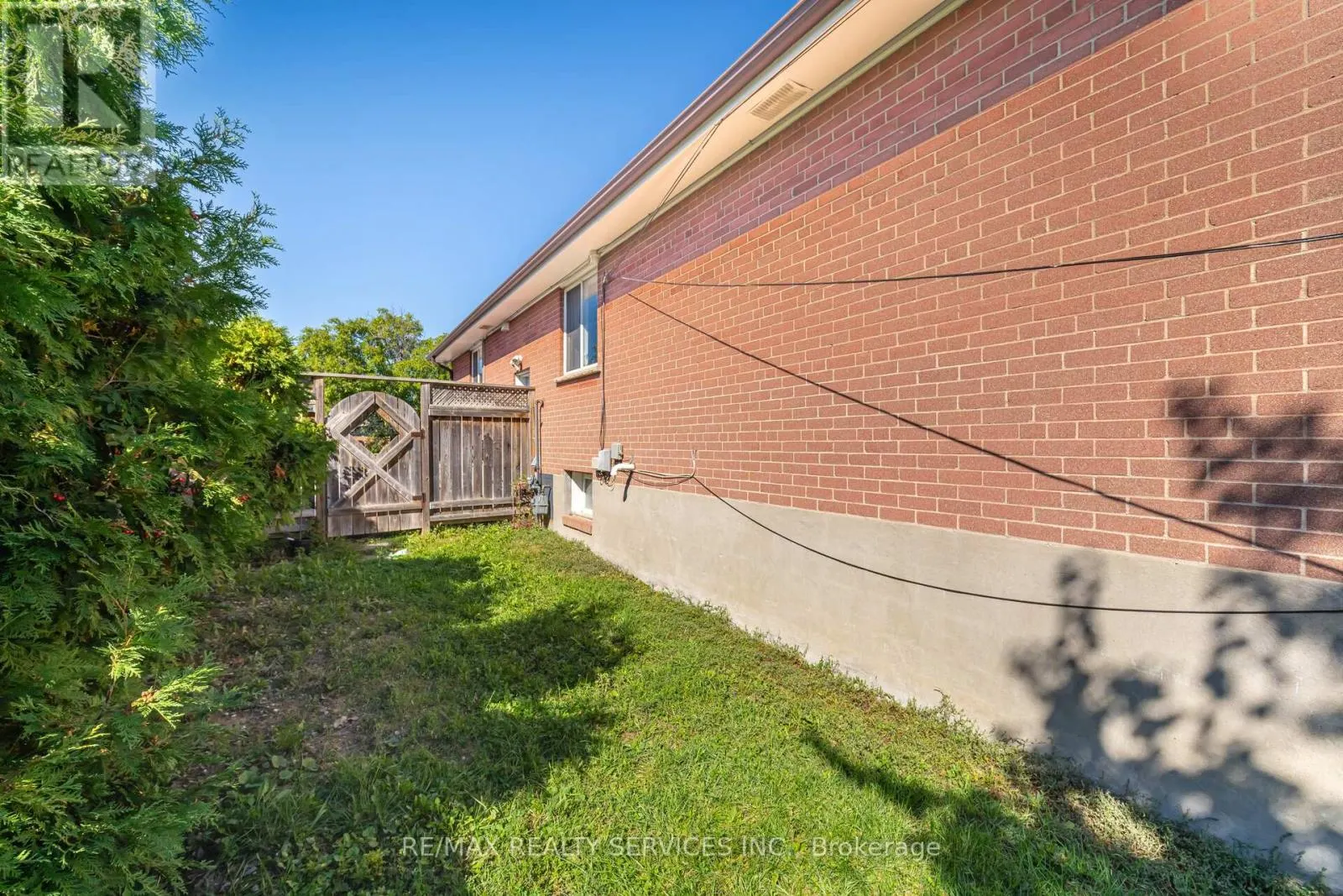 61 AVONDALE BOULEVARD