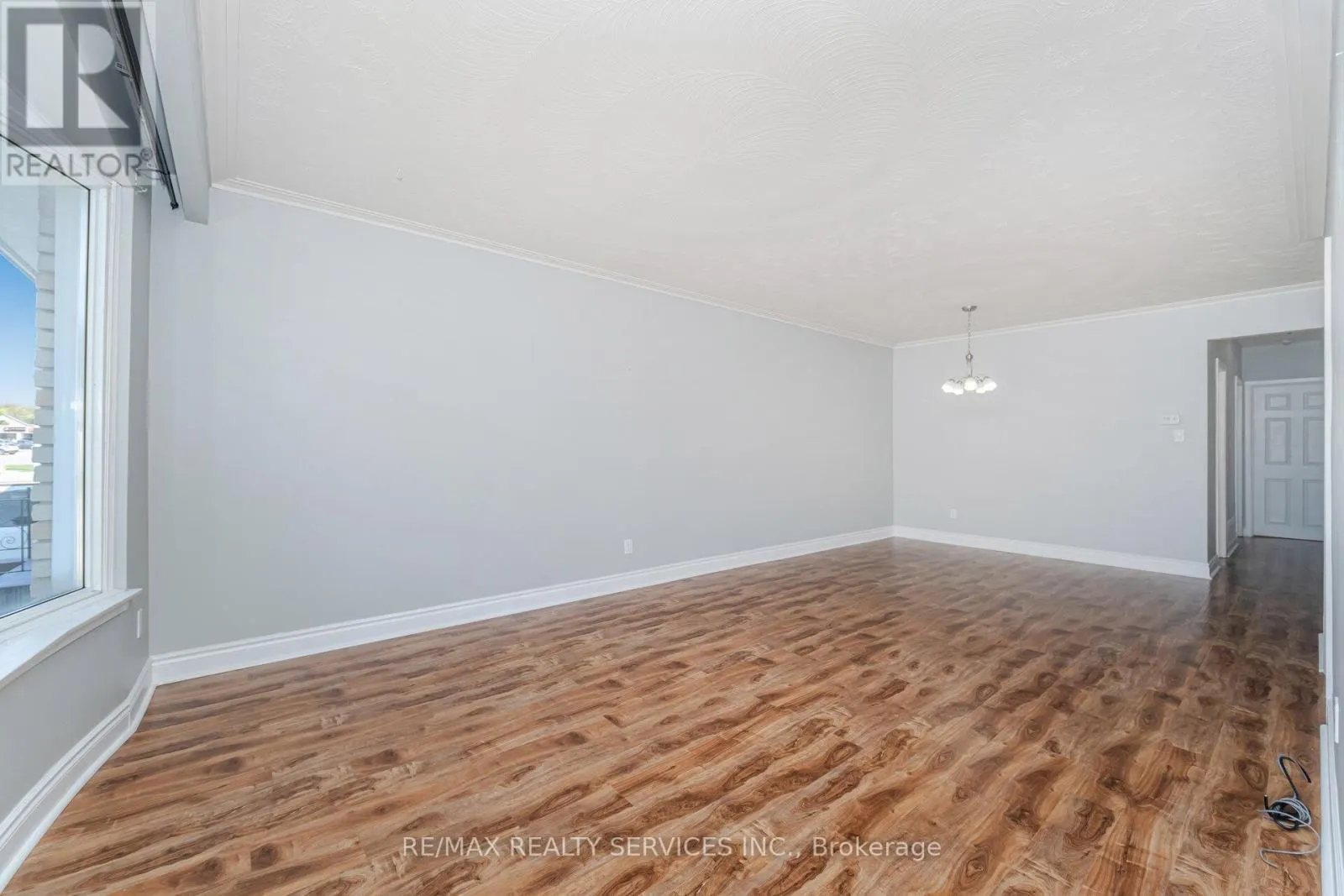 61 AVONDALE BOULEVARD