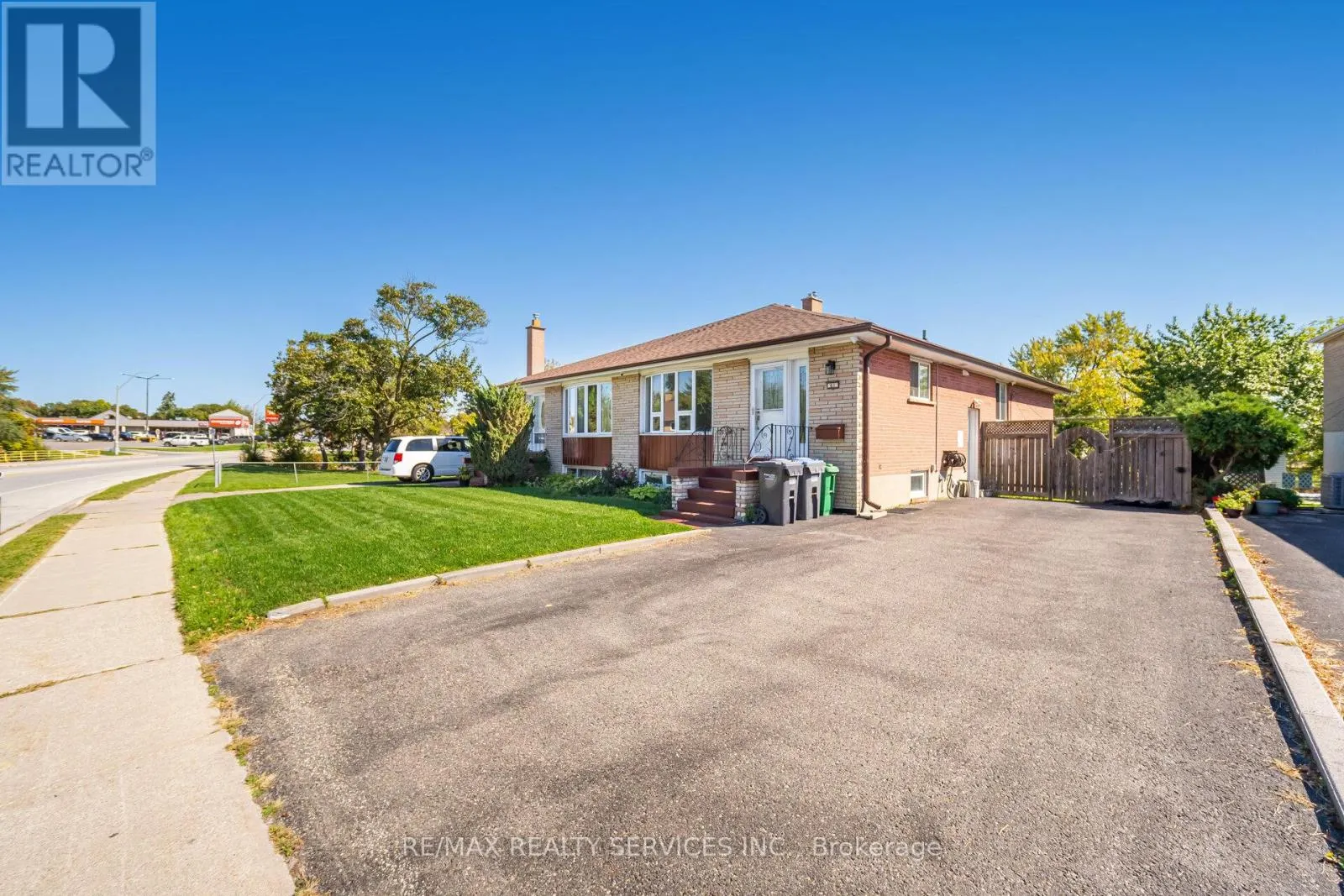 61 AVONDALE BOULEVARD