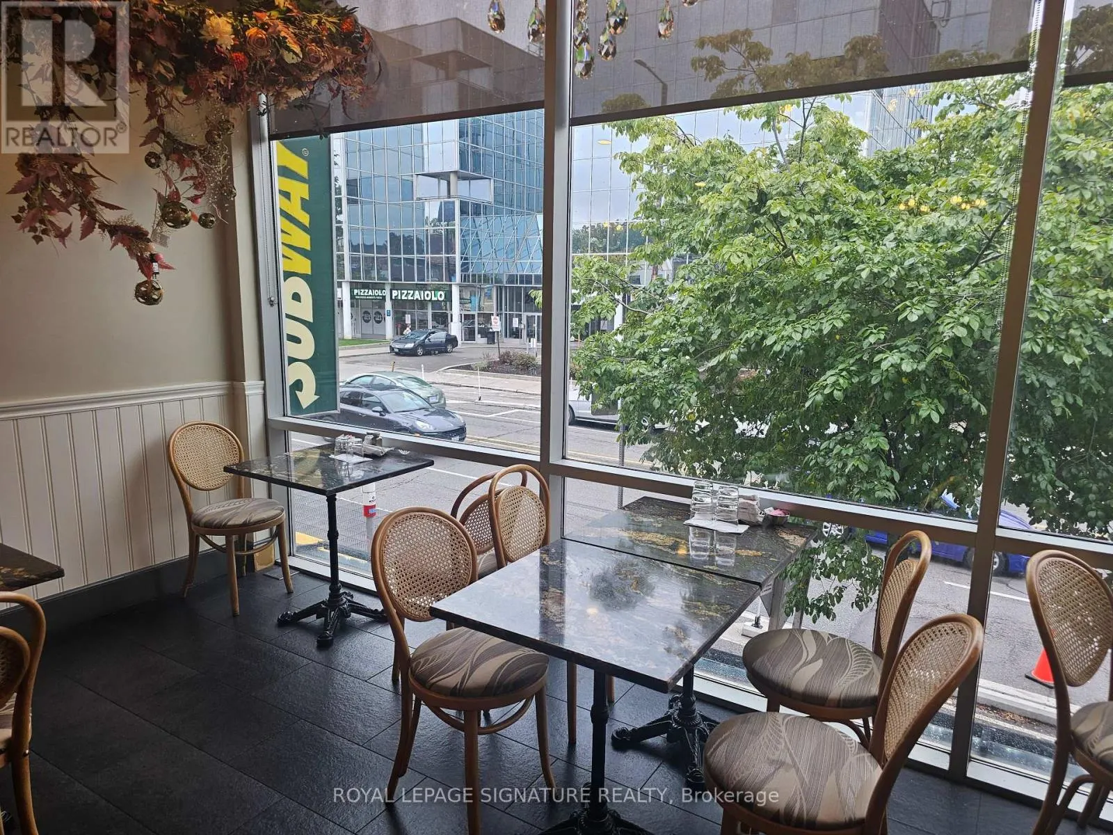 2432 BLOOR STREET W