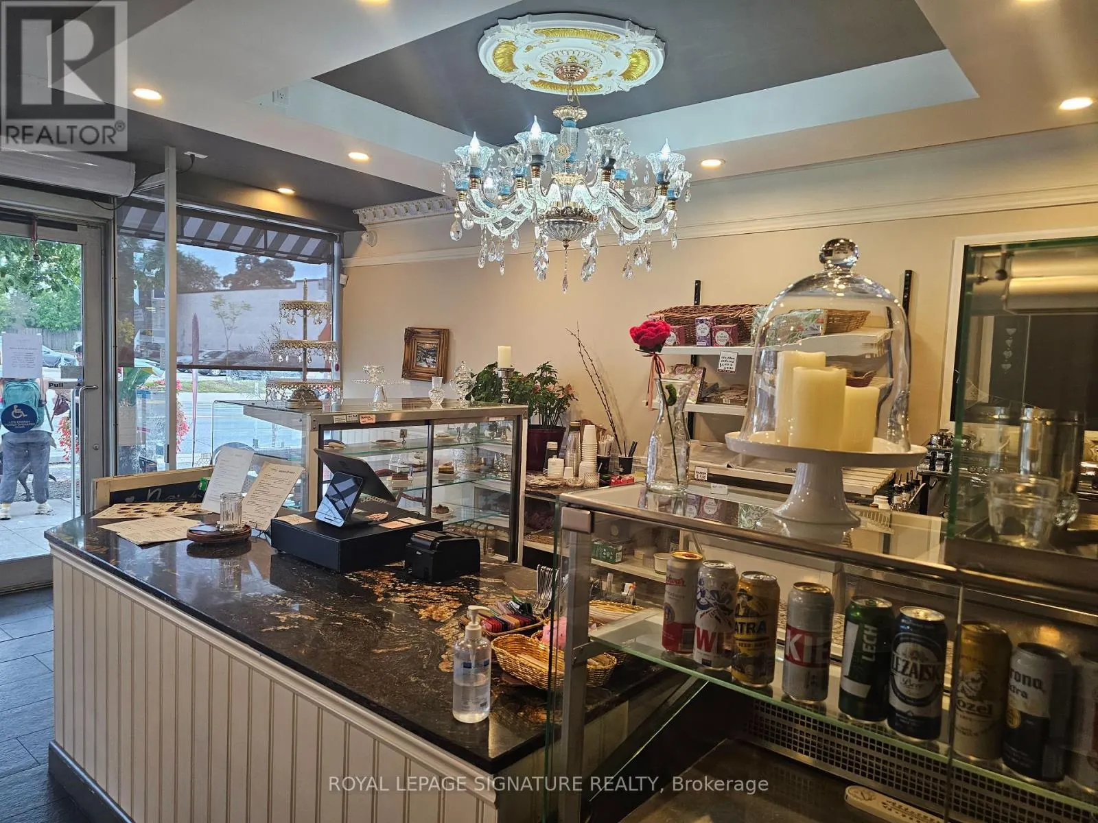 2432 BLOOR STREET W