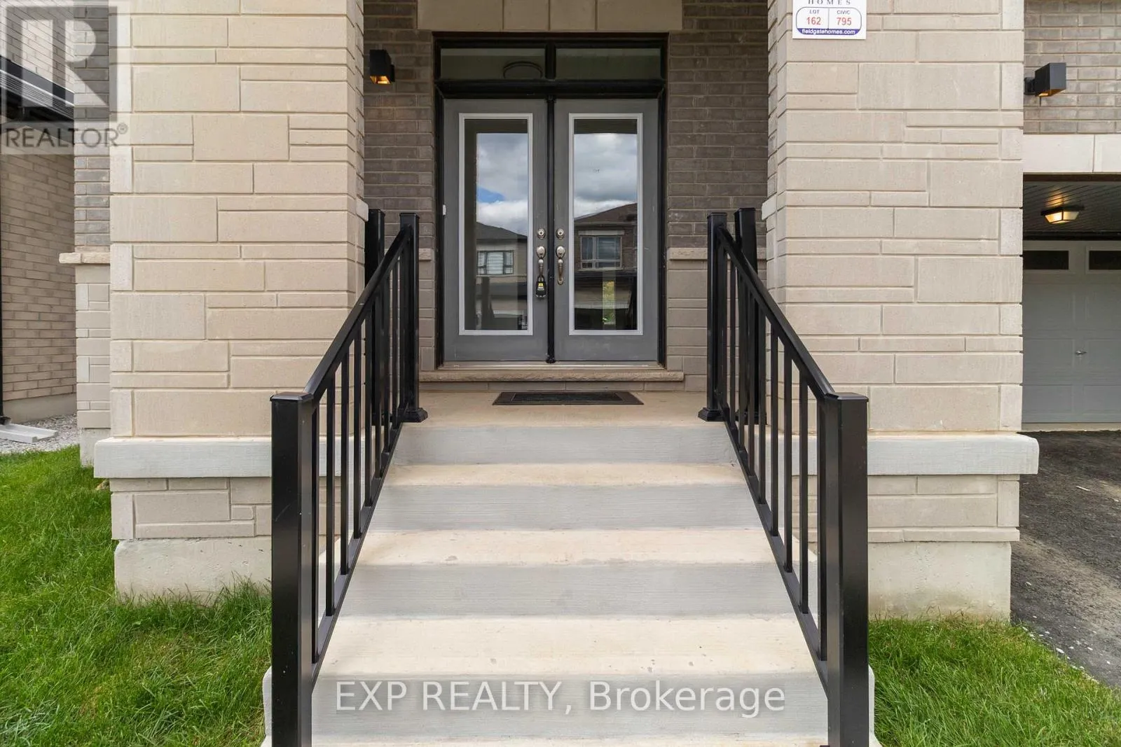 795 APPLE TERRACE
