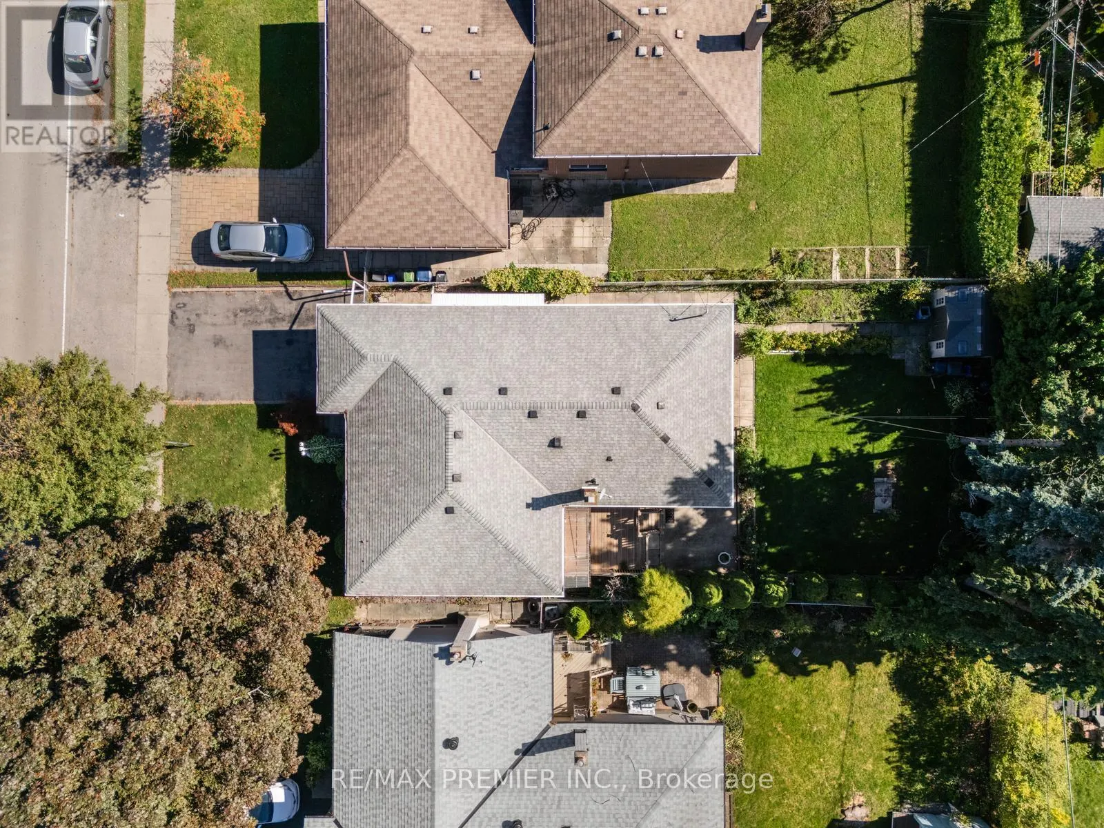 219 LA ROSE AVENUE