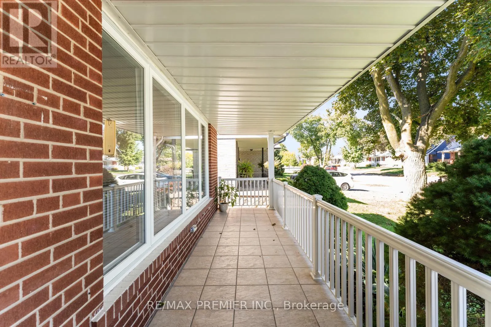 219 LA ROSE AVENUE
