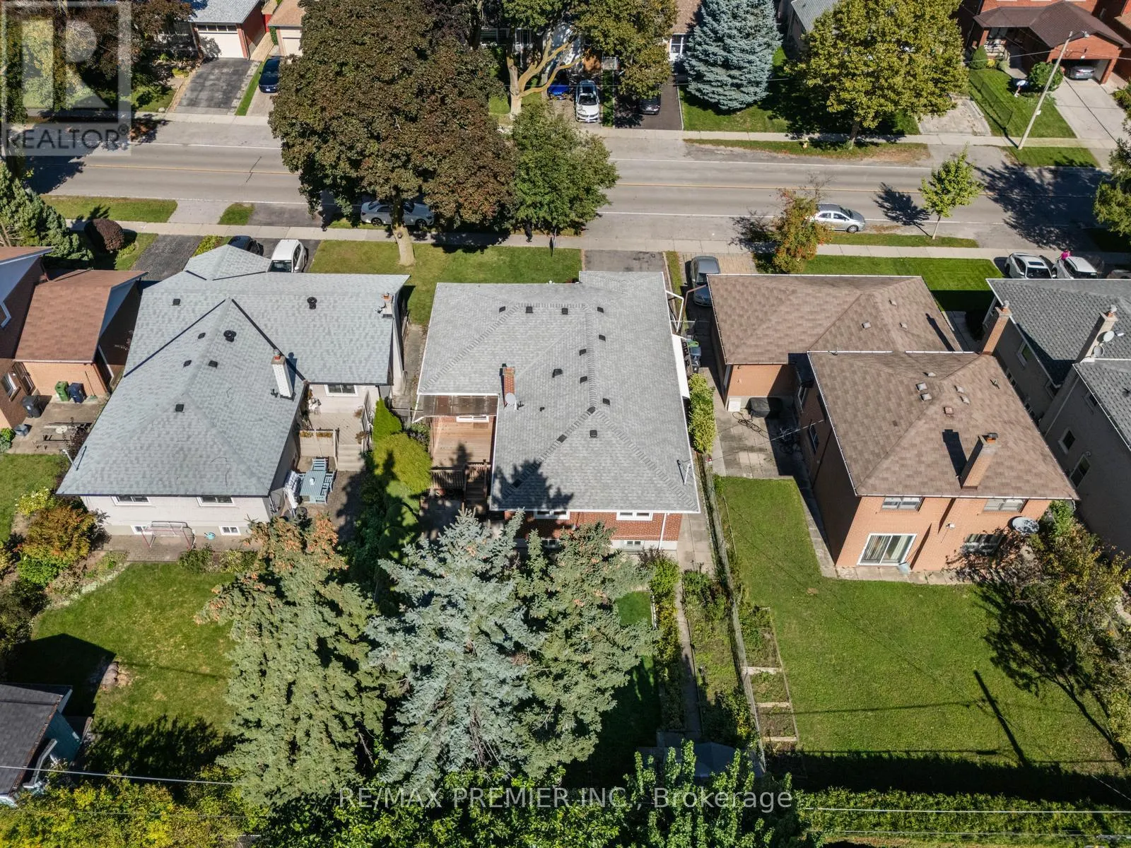 219 LA ROSE AVENUE