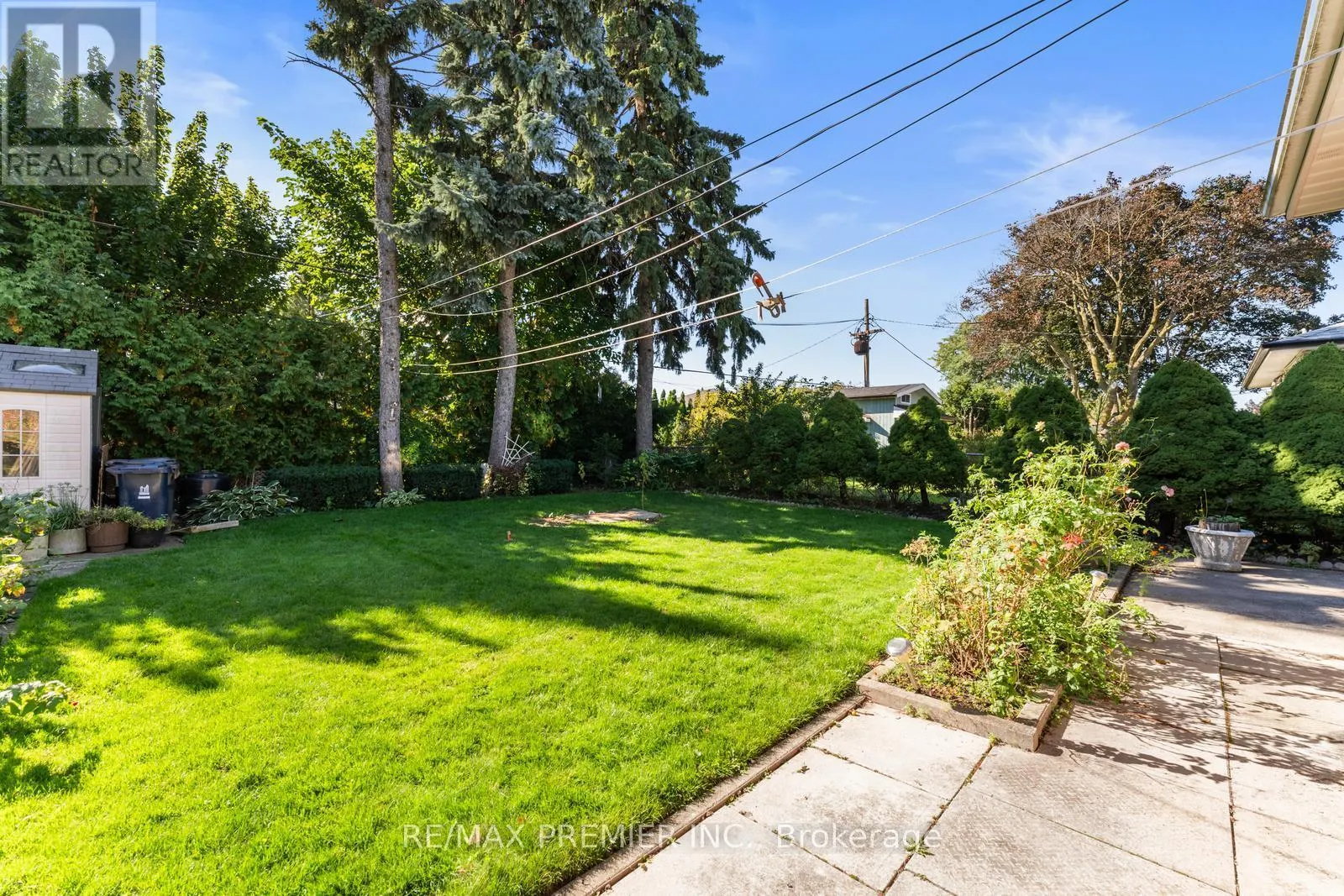 219 LA ROSE AVENUE
