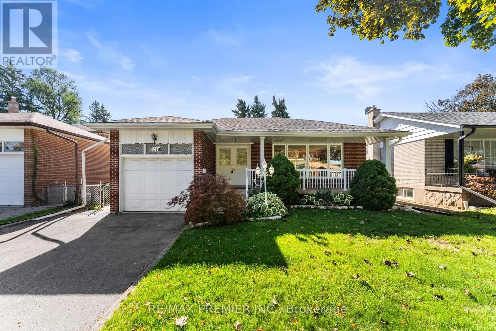219 LA ROSE AVENUE