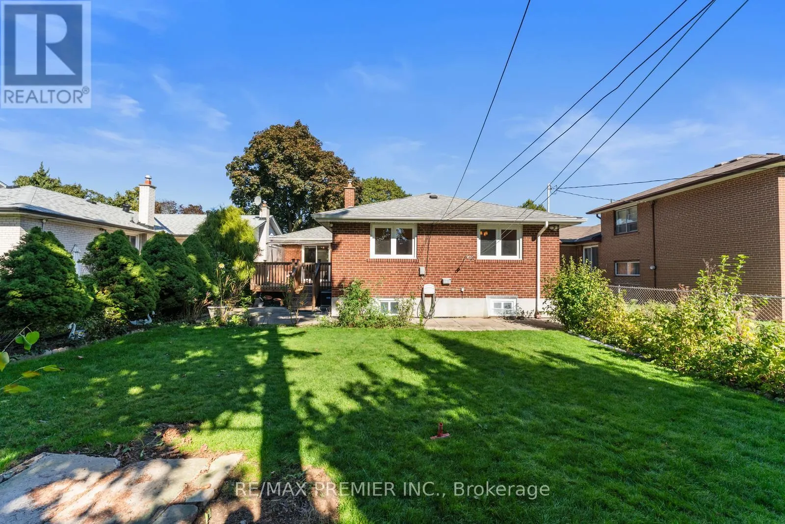 219 LA ROSE AVENUE