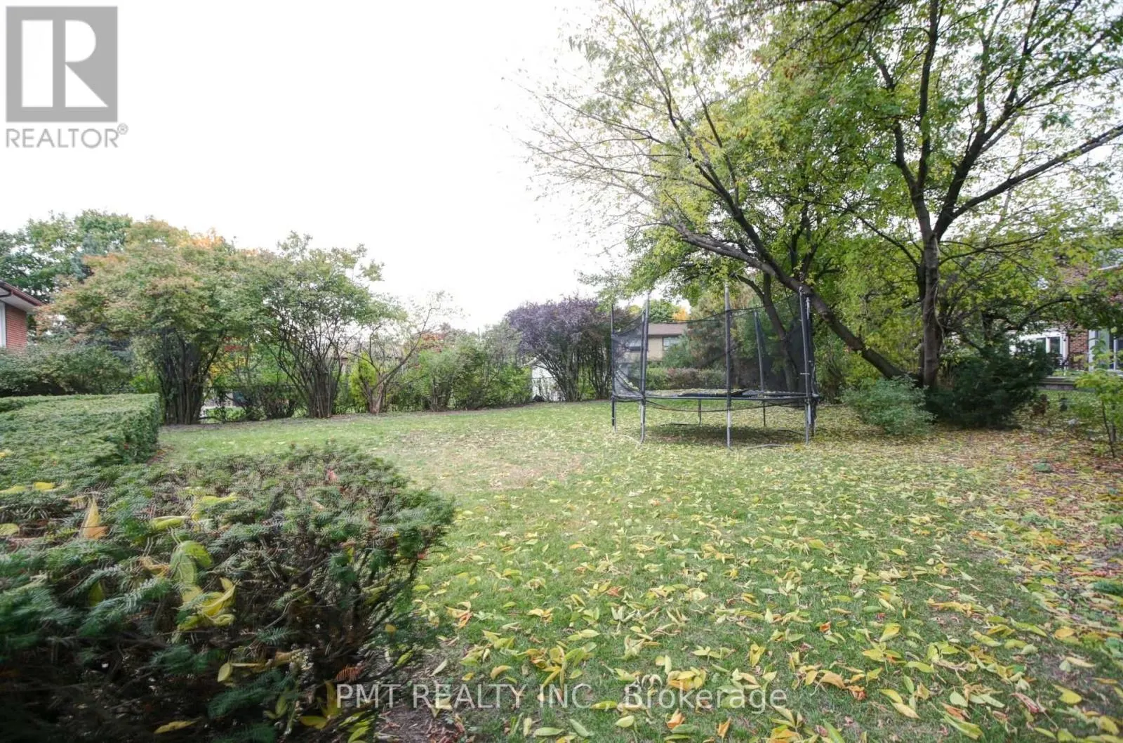 16 CAROUSEL COURT