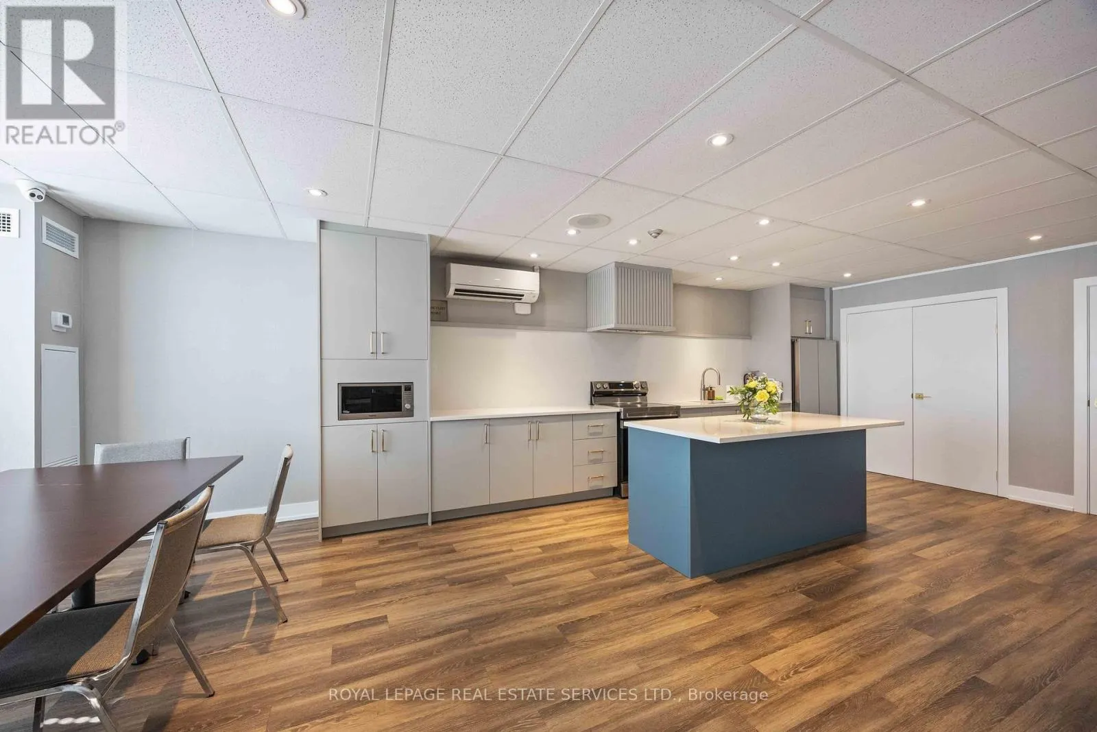 1410 - 3845 LAKESHORE BOULEVARD W