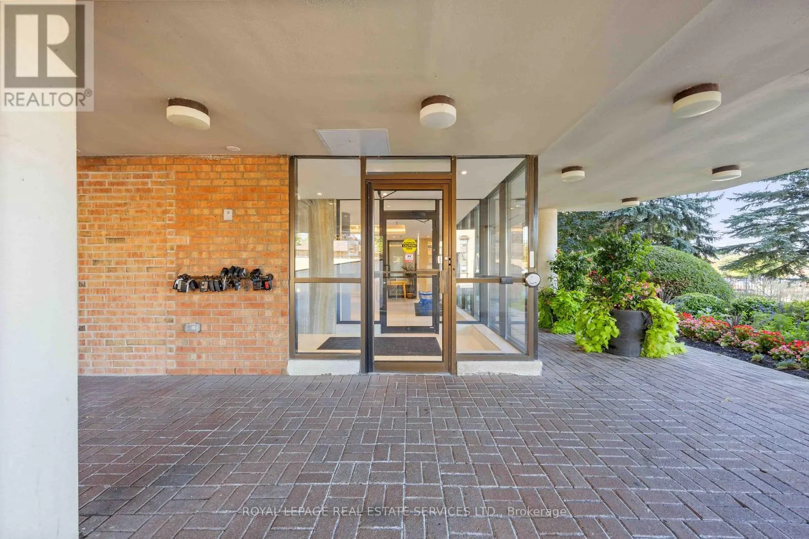 1410 - 3845 LAKESHORE BOULEVARD W