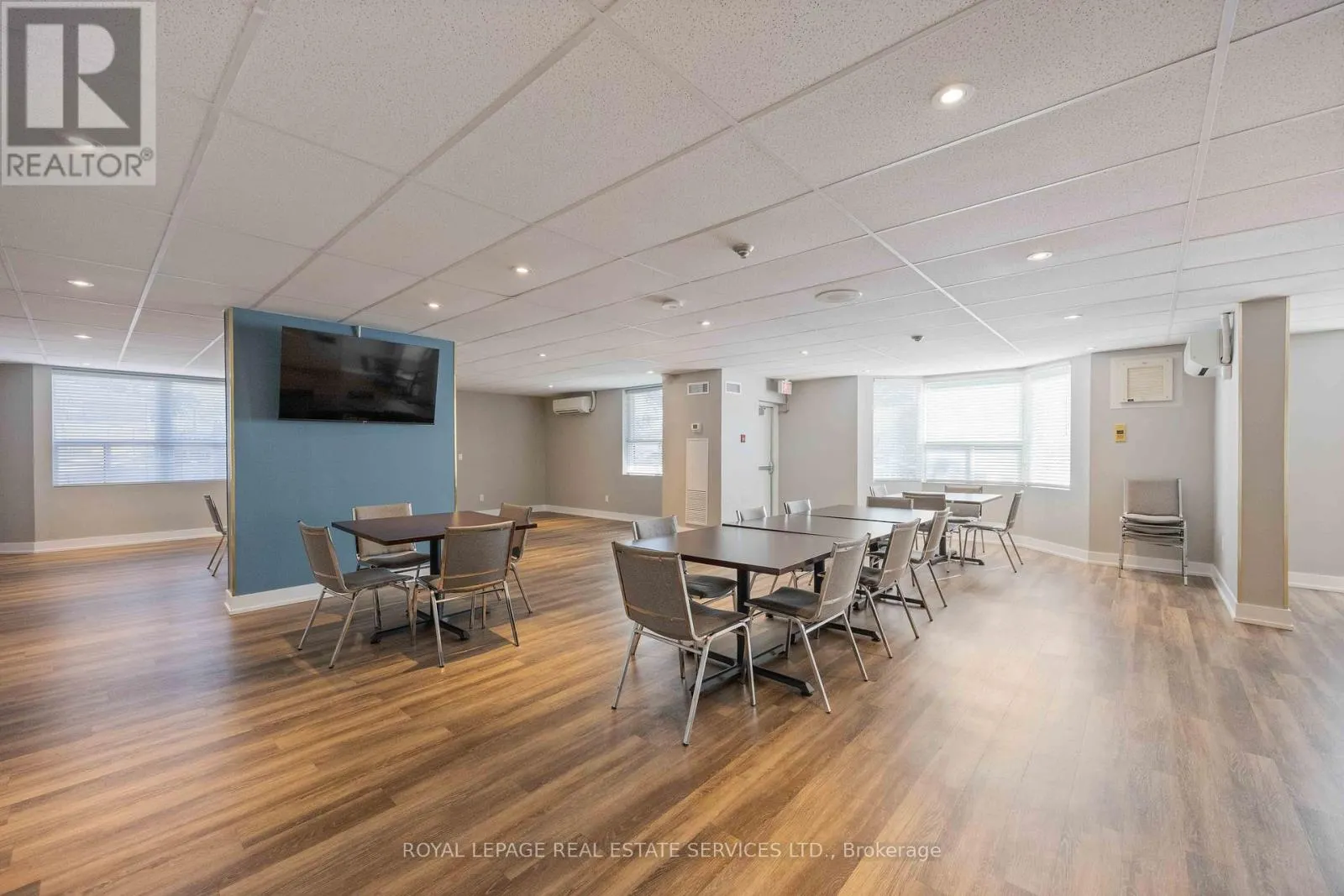 1410 - 3845 LAKESHORE BOULEVARD W