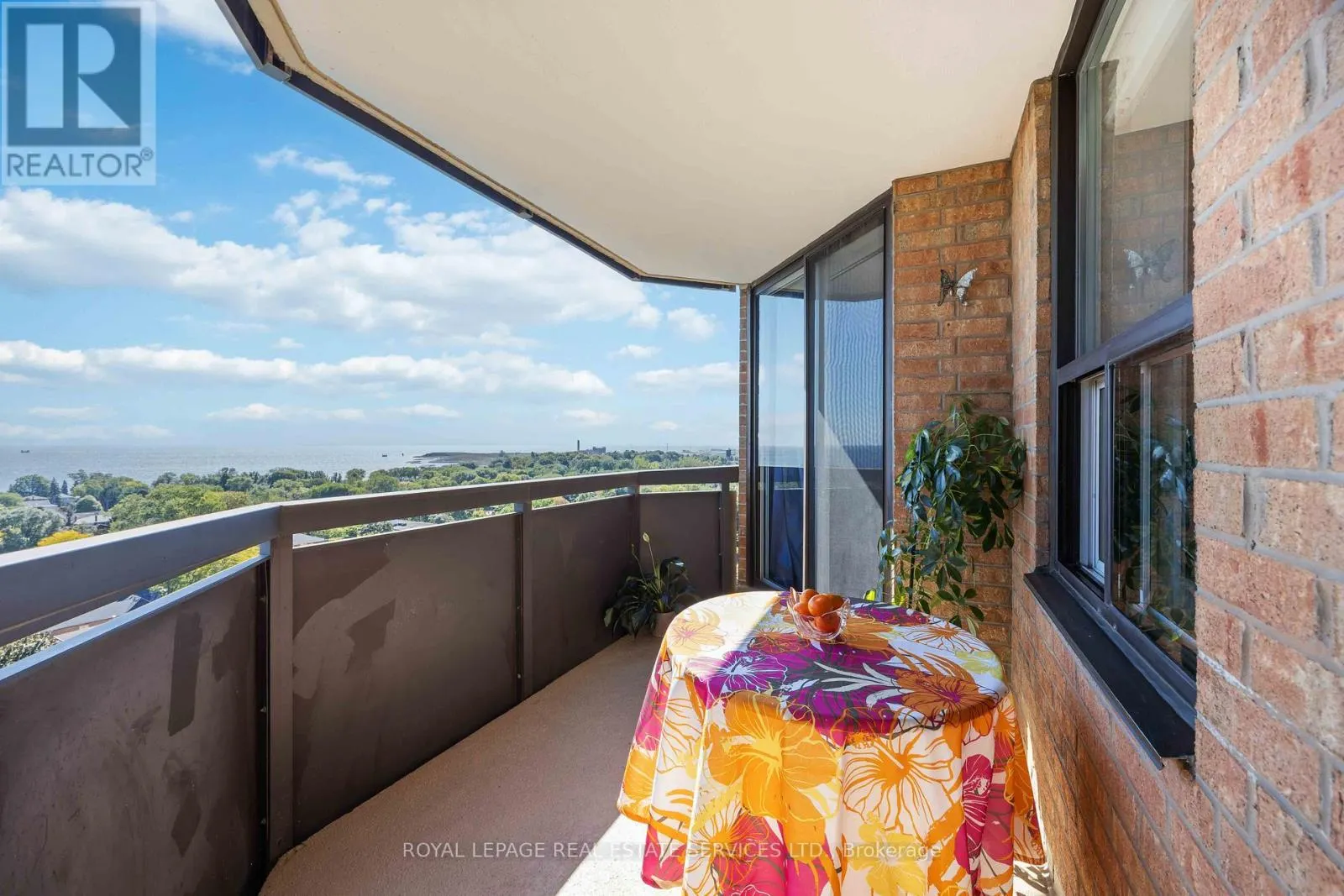 1410 - 3845 LAKESHORE BOULEVARD W