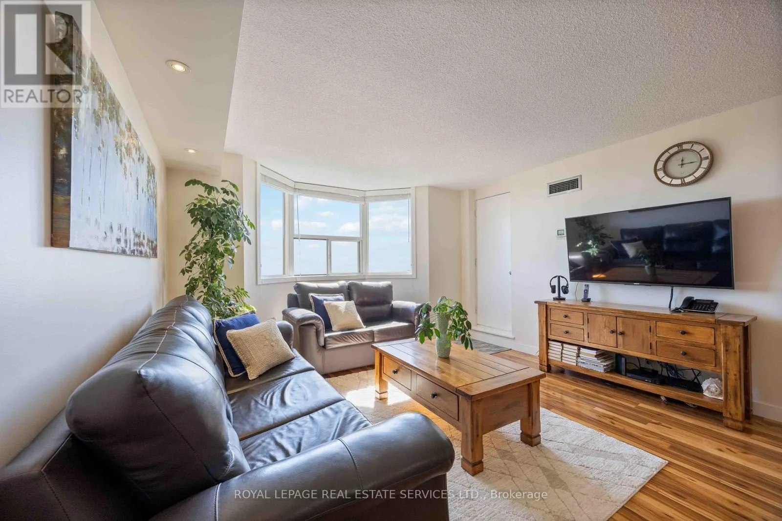 1410 - 3845 LAKESHORE BOULEVARD W