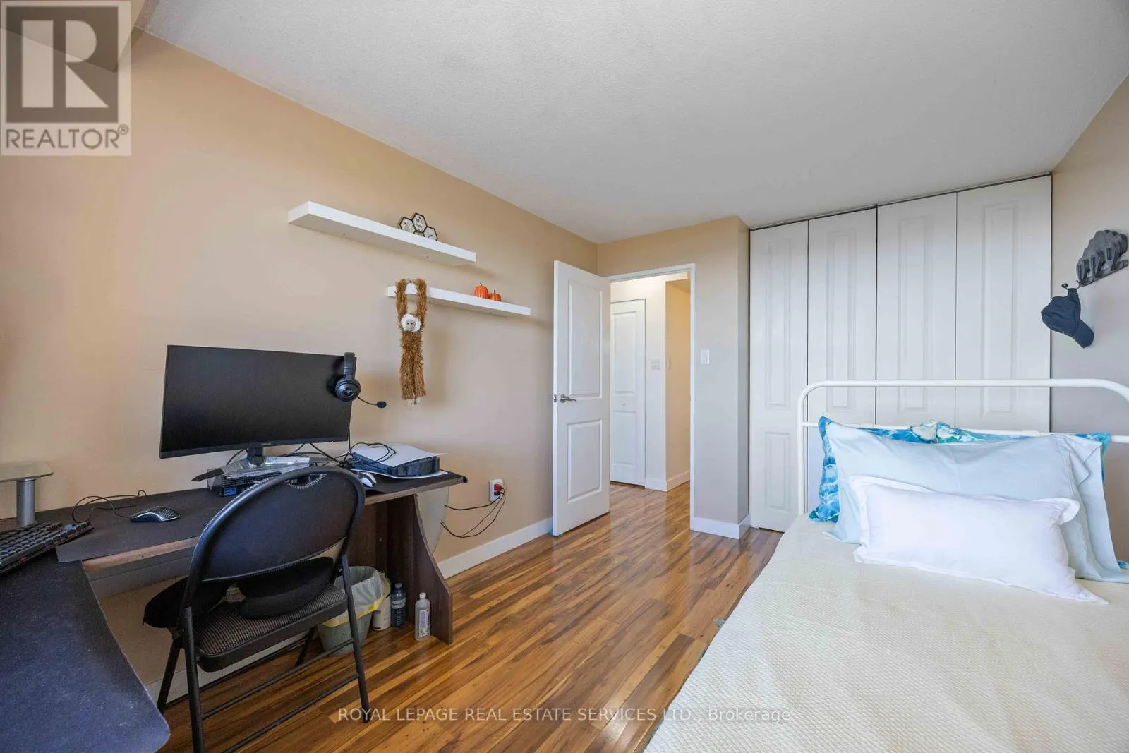 1410 - 3845 LAKESHORE BOULEVARD W