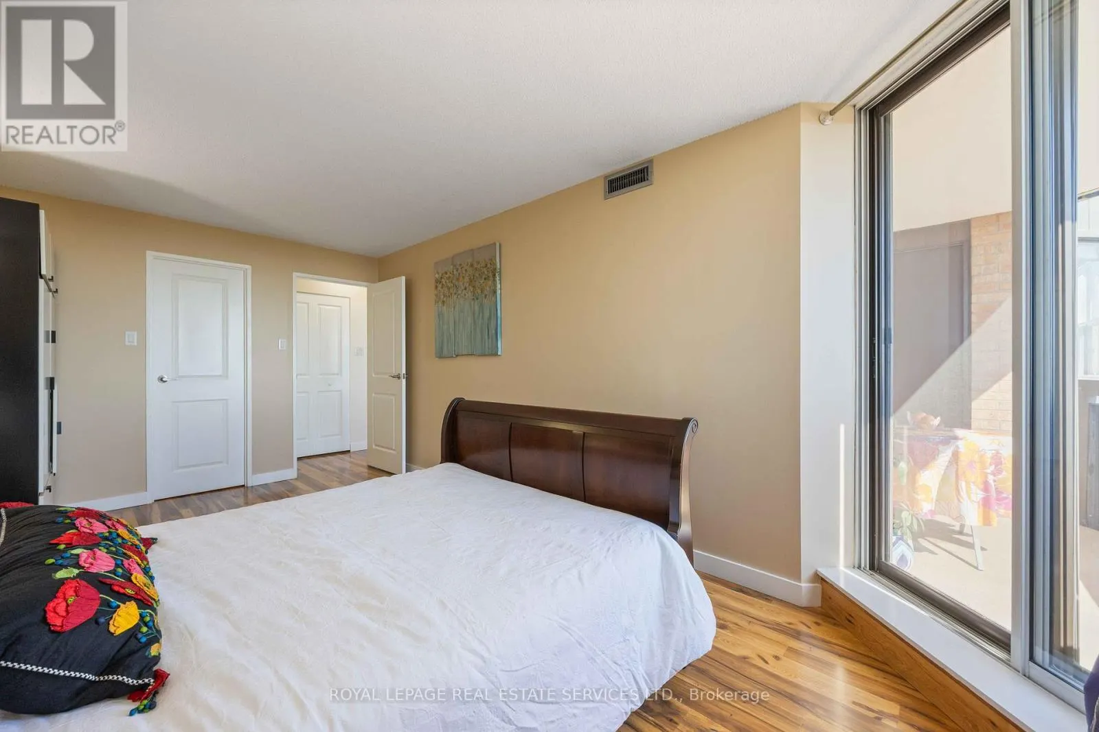 1410 - 3845 LAKESHORE BOULEVARD W