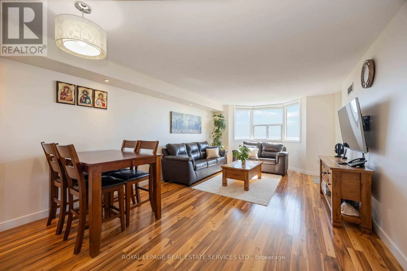 1410 - 3845 LAKESHORE BOULEVARD W