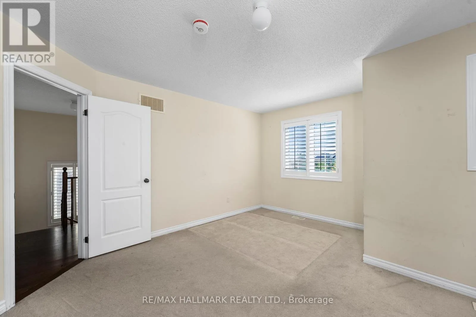 18 MORROW BAY DRIVE