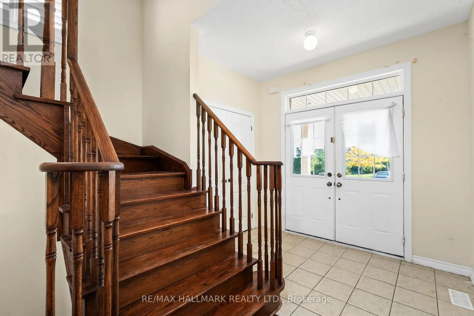 18 MORROW BAY DRIVE