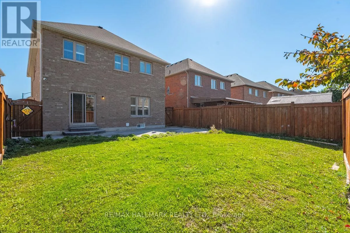 18 MORROW BAY DRIVE